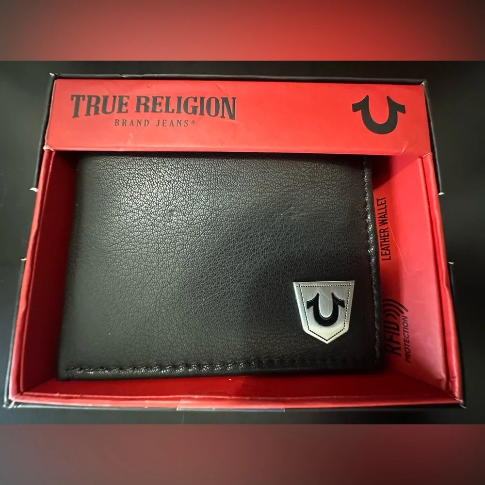 🆕True Religion Bifold Leather Wallet
